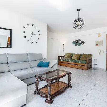 T1 Flat, 3 Minutes Walk From The Appartement *